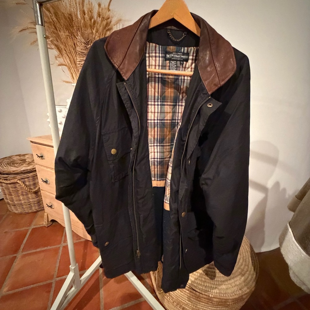 J. Peterman Mens  Black and Brown Jacket